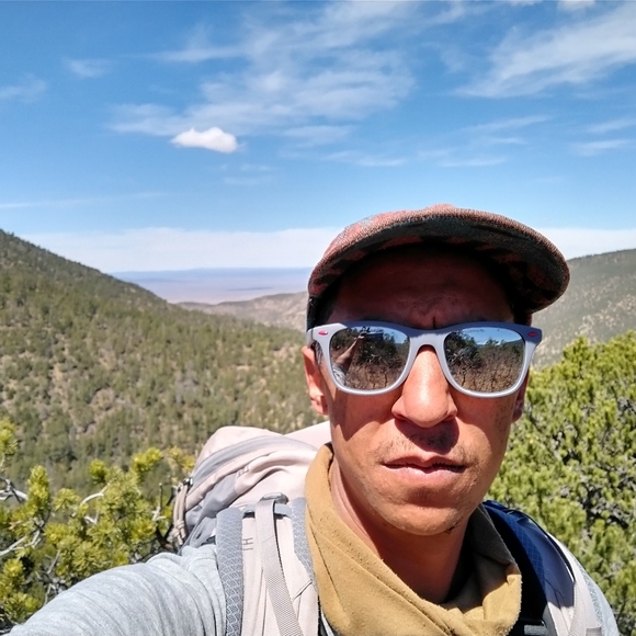 Meet your Posher, Hitch - Picture 1 of 1